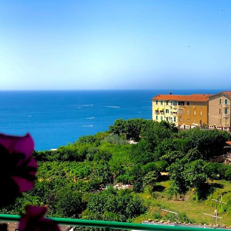 شقة La Finestra Sul Duomo, Amalfi Coast Vietri المظهر الخارجي الصورة
