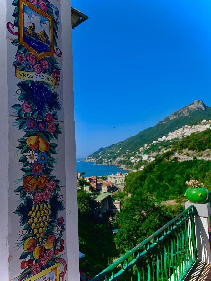 شقة La Finestra Sul Duomo, Amalfi Coast Vietri المظهر الخارجي الصورة